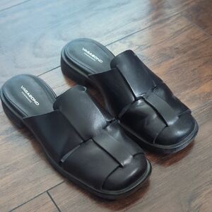 Vagabond Black Leather Slip-On Sandals